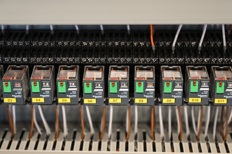 Panel de relés de protección eléctrica - esquema tipo ERACMF