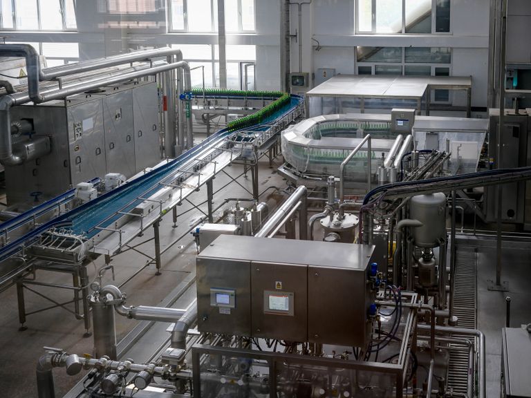 Tecnología de automatización en planta de envasado de alimentos y bebidas